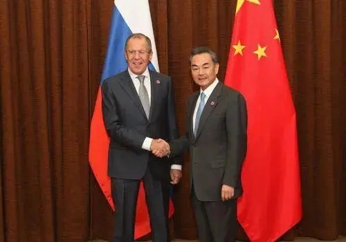 普京心腹俄外长拉夫罗夫，强硬作风让西方头疼！为中国怒怼美国